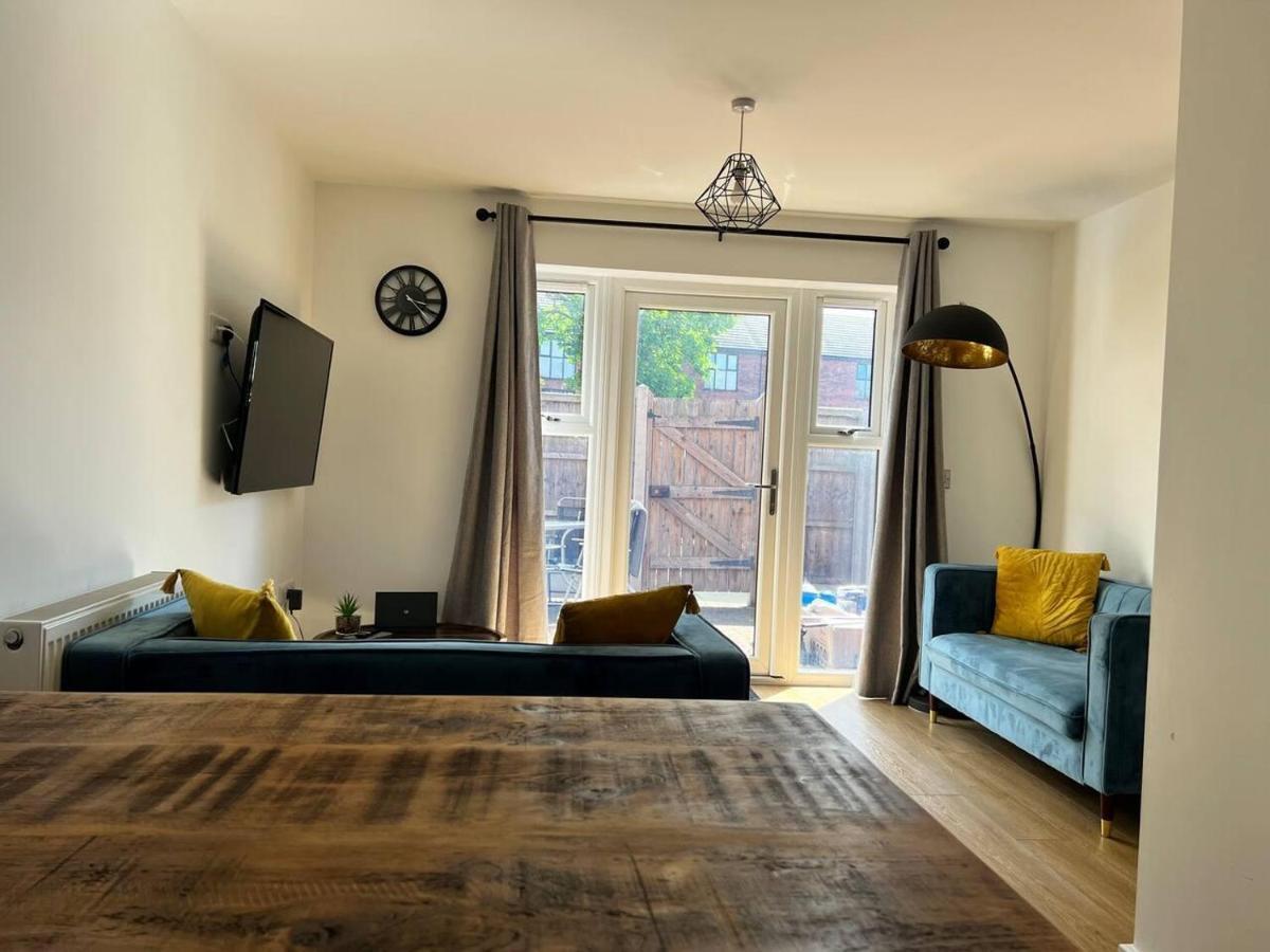 Beautiful 4-Bed House In Lincoln- Close To Centre Exterior photo
